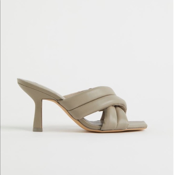 Mules - Picture 3 of 12